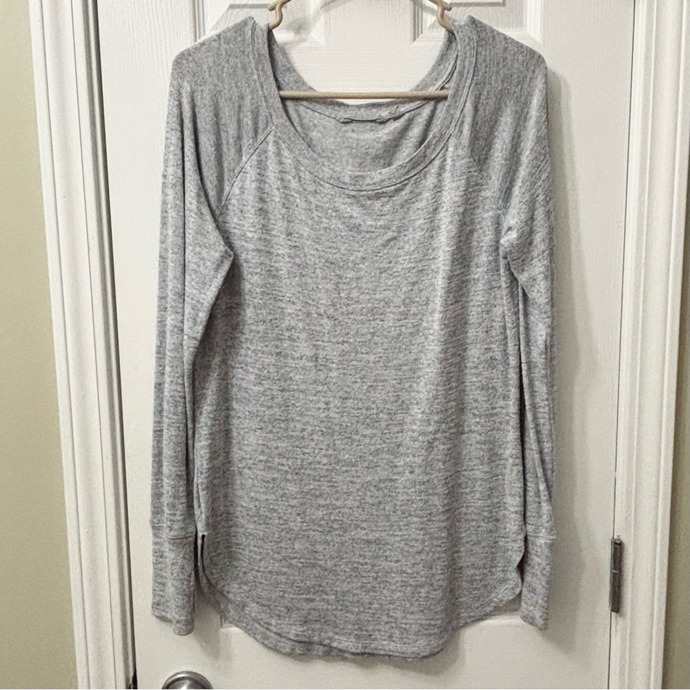 ❌SOLD❌ Athleta Luxe Pose Grey Marled Heathered Tunic Top Size Small Soft Long - Picture 2 of 12